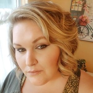 Meet your Posher, Christy